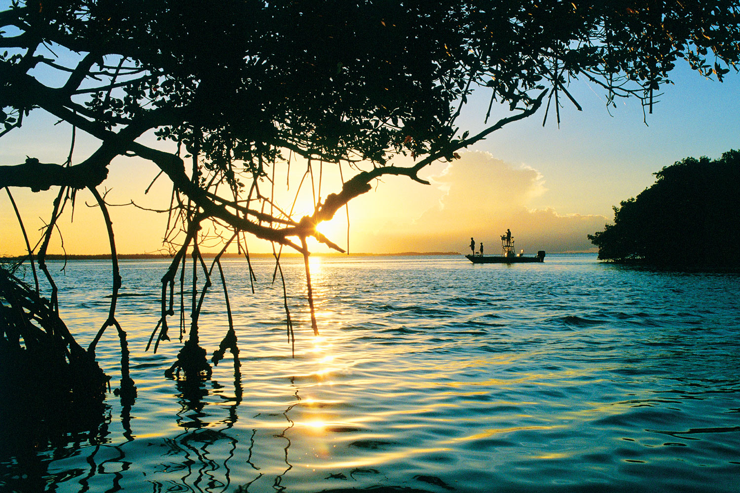 Fisketur i solnedgången i Fort Myers, Florida.